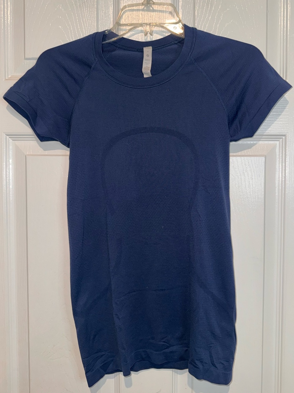 lululemon athletica Navy Swiftly Tech Tee. Size 4